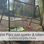 Meine Schule Sehlingen, Familien&generations Landurlaub, Freunde&team-auszeit, Workation, Sauna, Ruhe&erholung, Niedersachsen, Verden, Hamburg, Bremen, Lüneburger Heide, Heide Park 38 Km , Serengeti Park 39 Km, Weltvogelpark 22 Km *